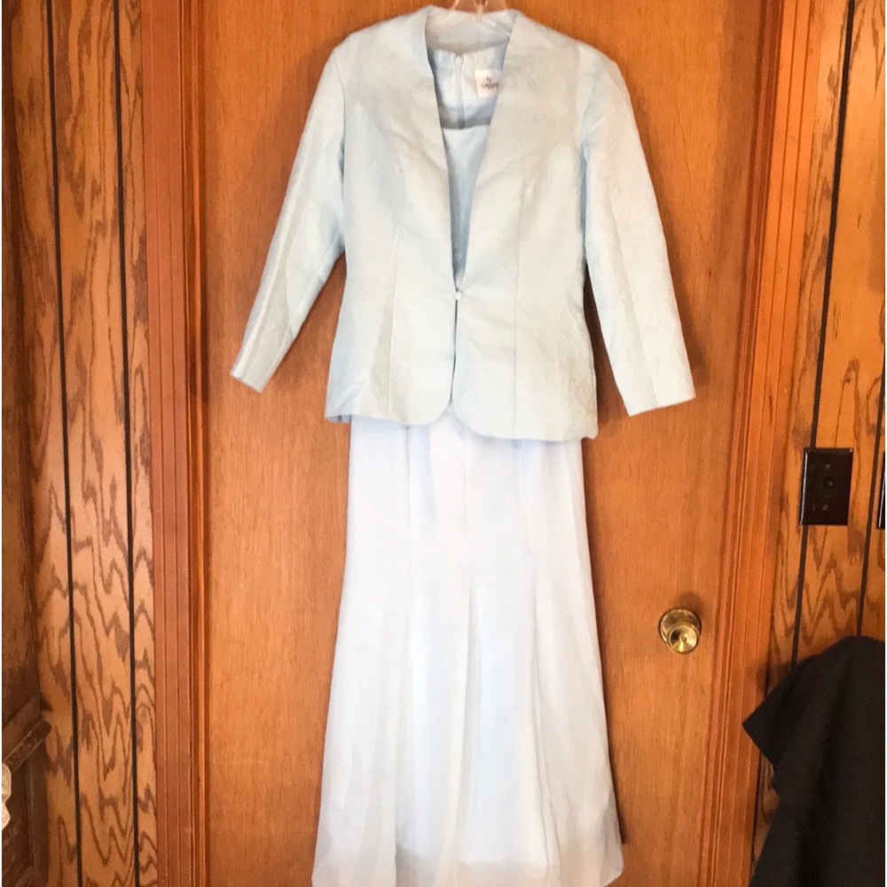 NWT LanTing Bride mother of the groom/ bride dress. Lite blue dress with jacket